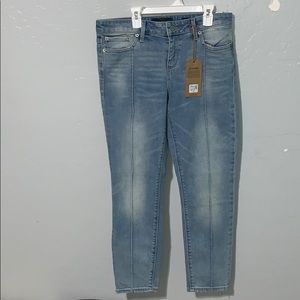 BRAND NEW NEVER BEEN WORN LUCKY BRAND JEANS